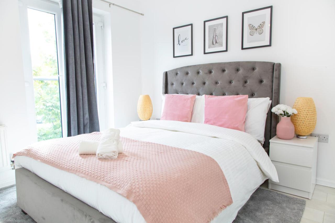 Cozy Townhouse In The Heart Of Greater Manchester Villa Exterior foto